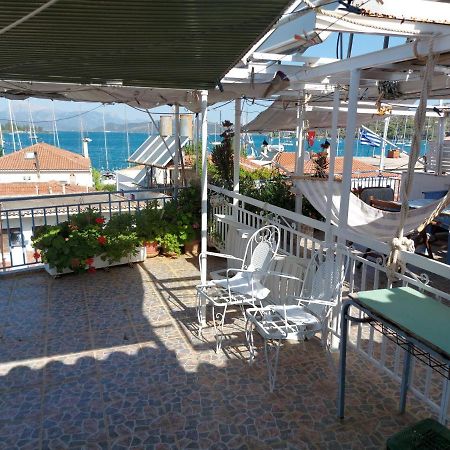 Poros Town Nikos Rooms And Studios מראה חיצוני תמונה